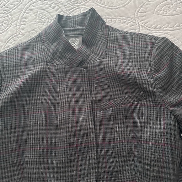 Brand new with tags Vince Camuto blazer - Picture 2 of 3